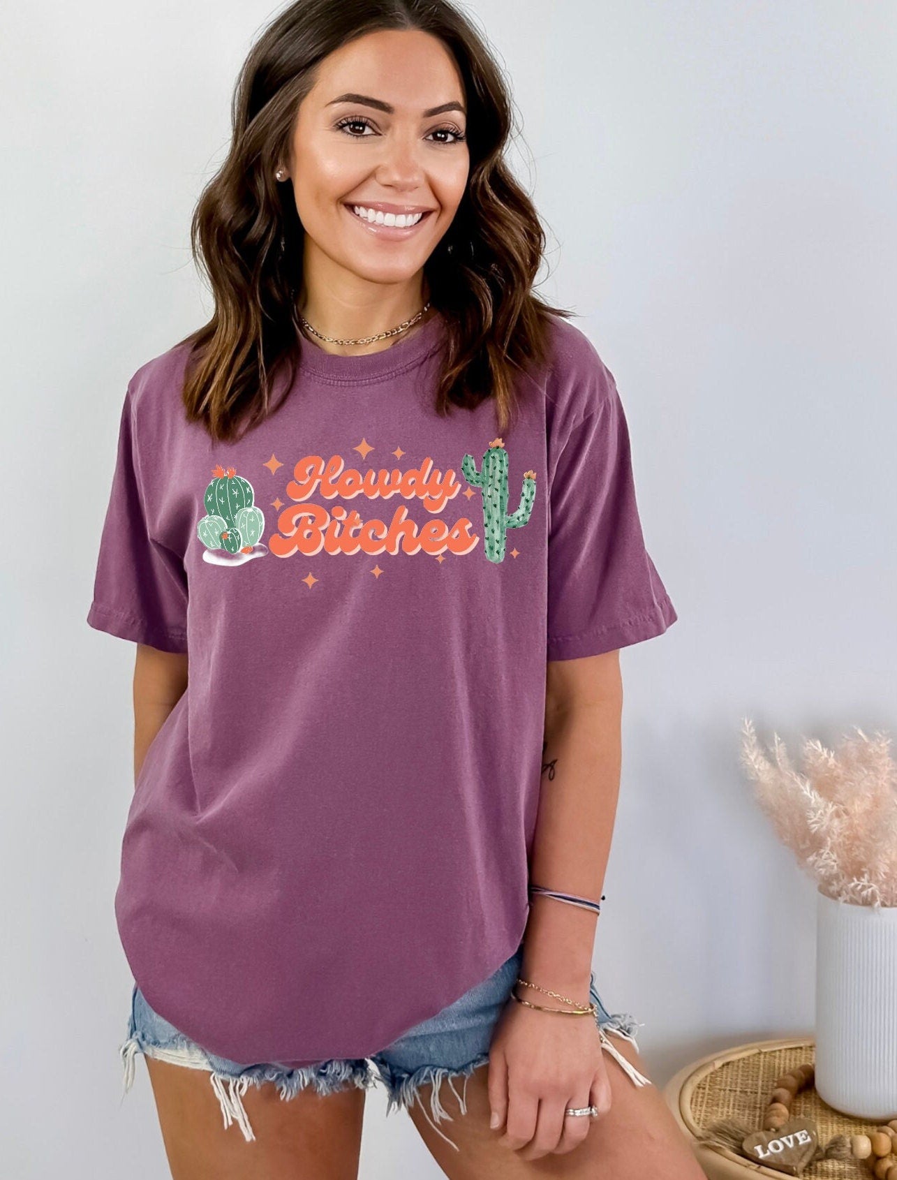Howdy Comfort Colors Graphic Tee